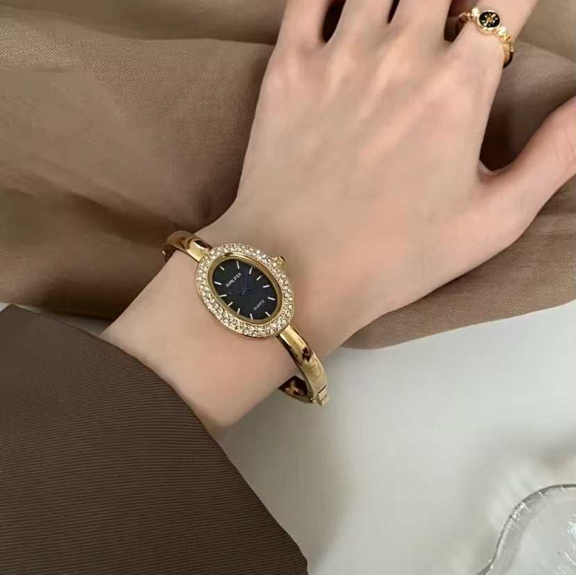 Dropshipping Berühmte Marke Uhren Frauen Diamant Verkrustete Oval Zifferblatt Quarzuhr Luxus Geschenke Armband Armbanduhr Reloj Mujer